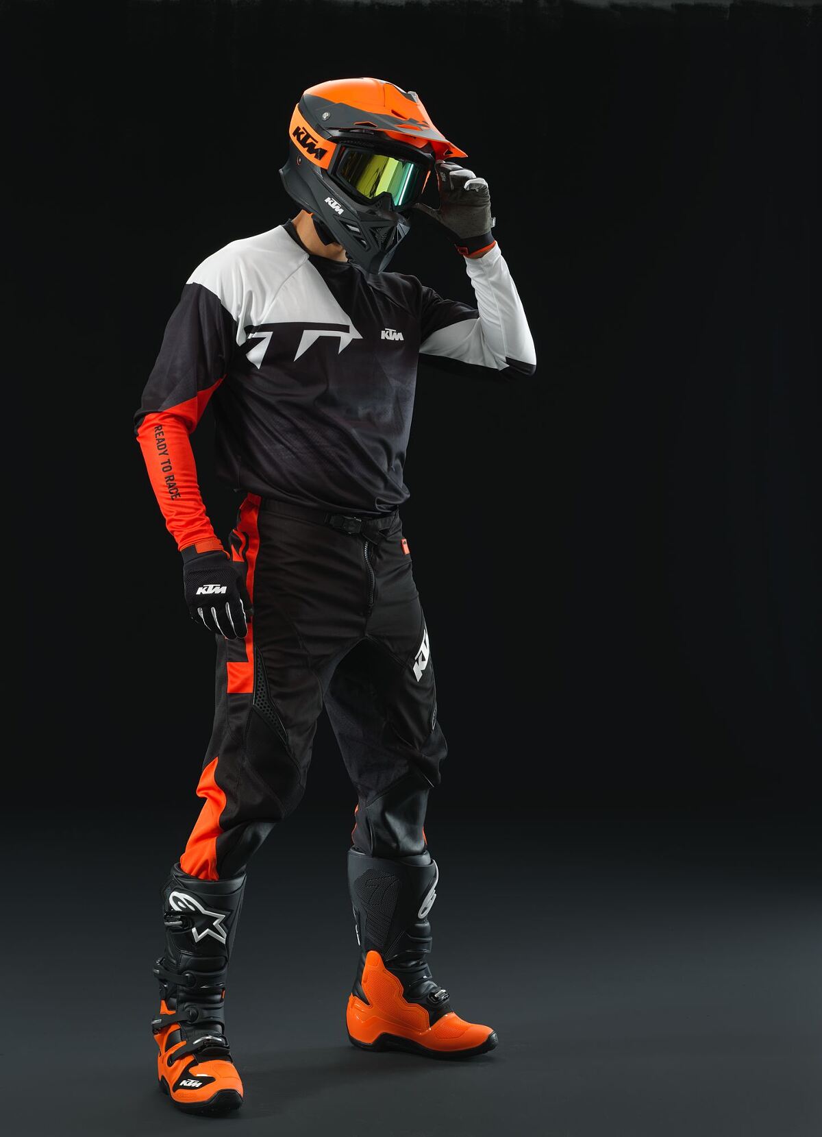 324445_POUNCE BLACK HERO