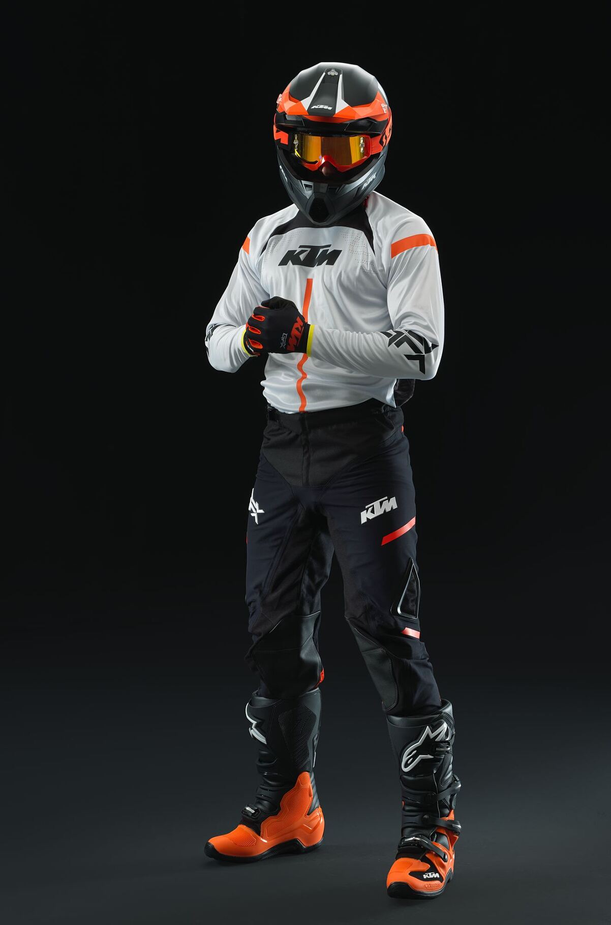 324450_GRAVITY-FX WHITE HERO
