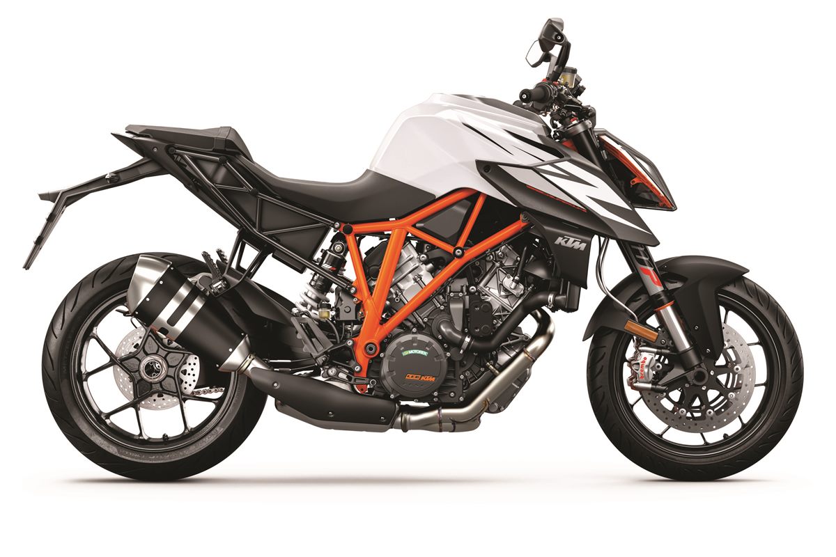 245753_1290 SuperDuke R MY19 Black-White 90-Right