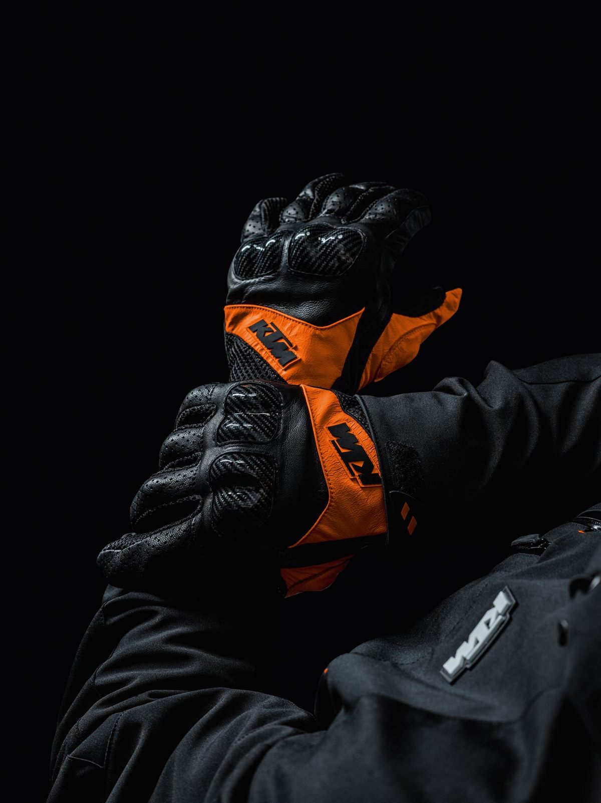 217867_3PW181740X RADICAL X GLOVES BLACK