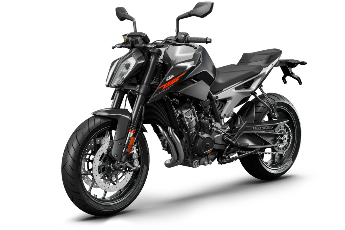 209312_KTM 790 DUKE left front black MY 2018 (1)