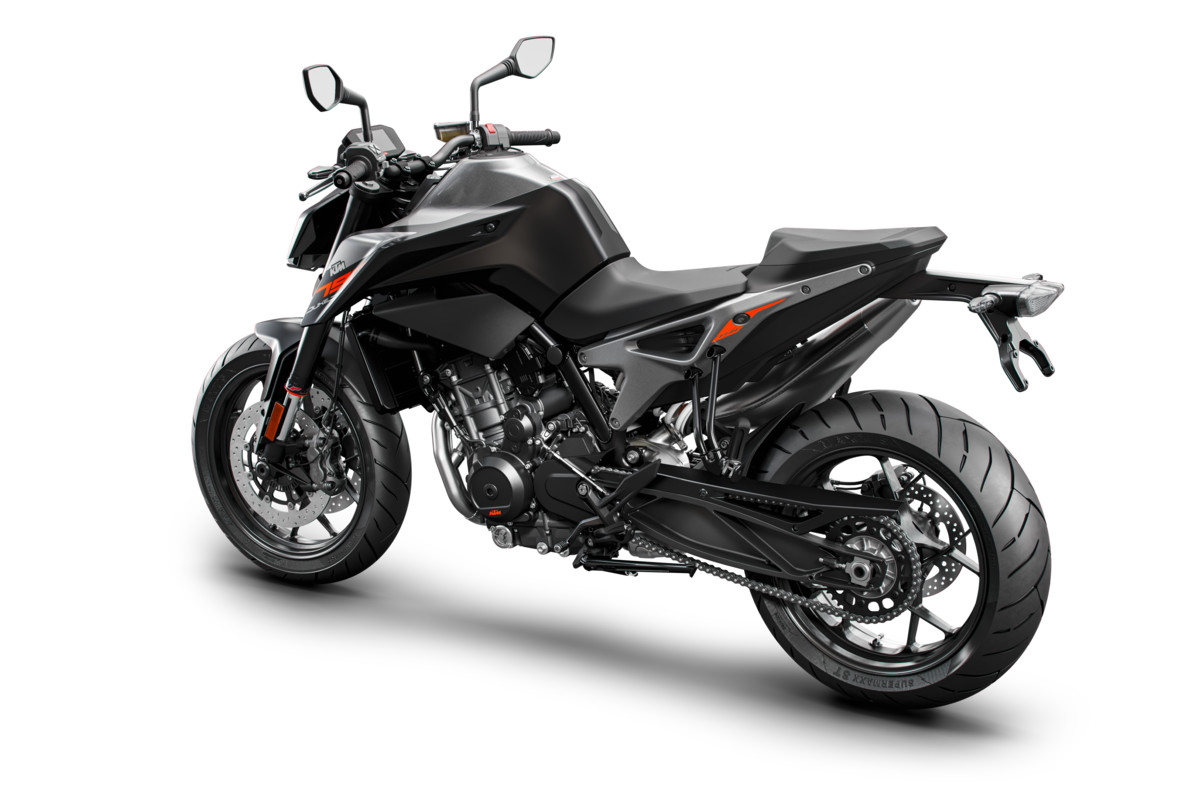 209313_KTM 790 DUKE left rear black MY 2018 (1)
