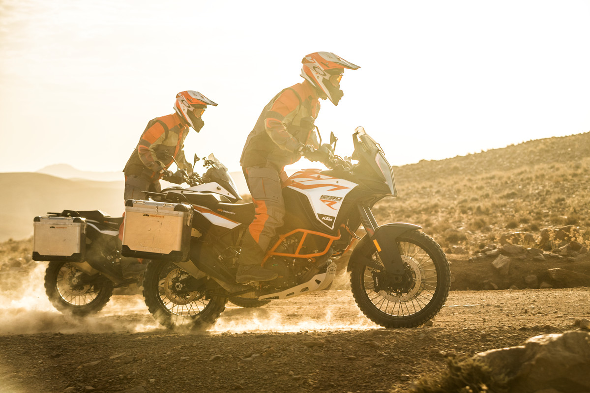 156410_KTM 1290 Adventure R _ KTM 1090 Adventure R MY 2017.jpg