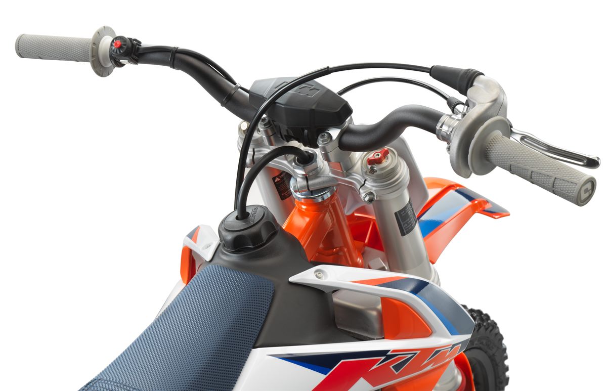KTM 50 SX Factoy Edt 2021_detail handlebar