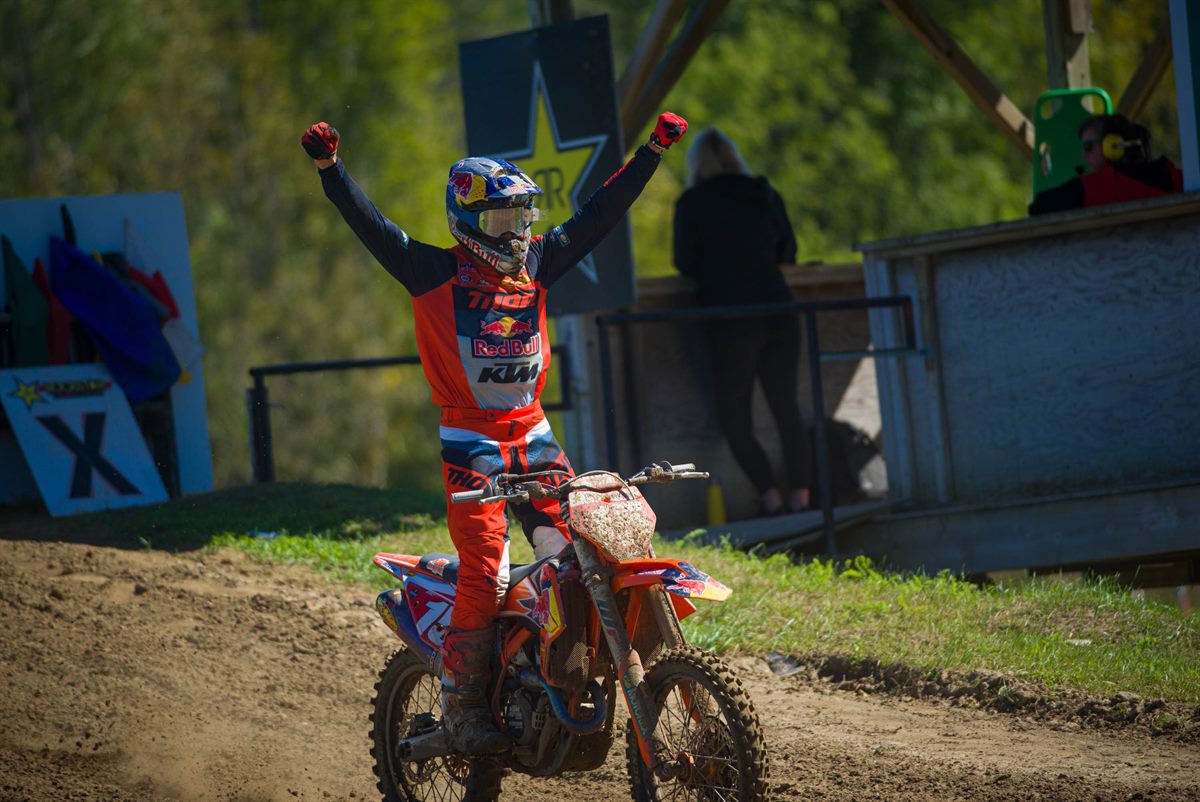JESS PETTIS CHAMPION