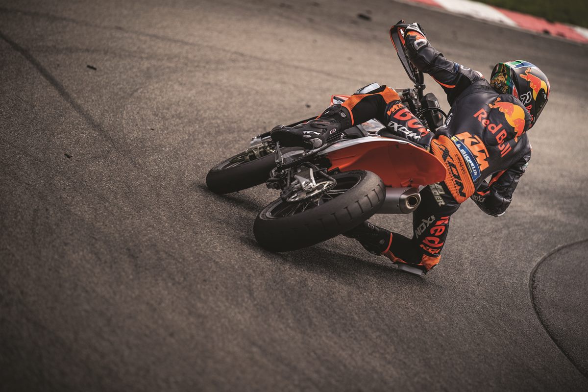 350402_Brad Binder MY21 KTM 450 SMR