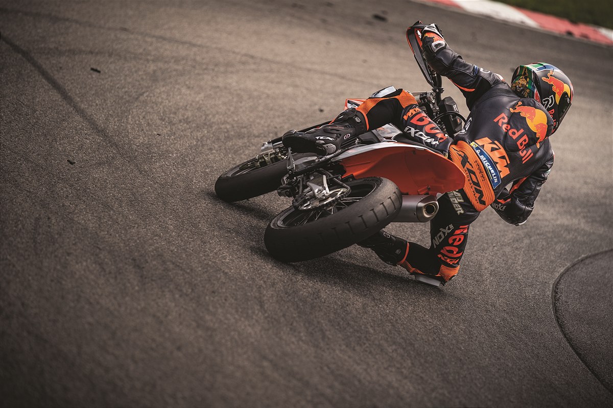 350402_Brad Binder MY21 KTM 450 SMR