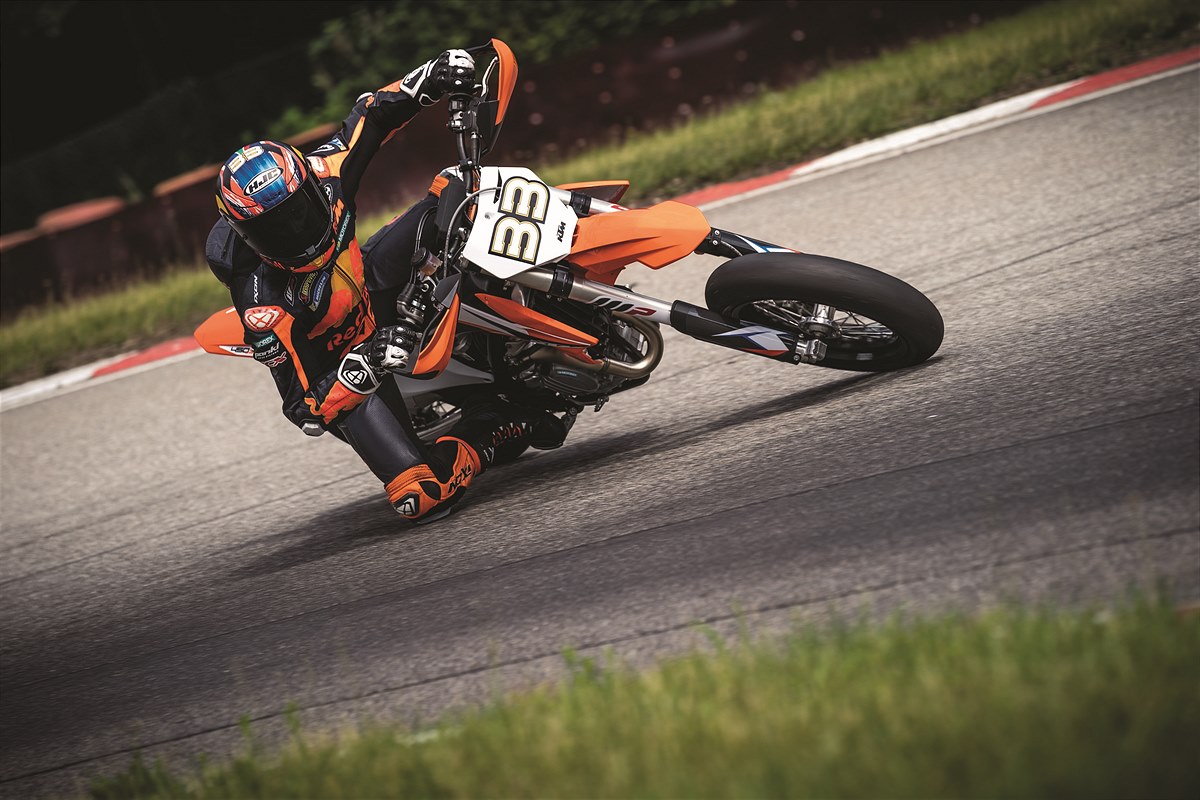 350398_Brad Binder MY21 KTM 450 SMR