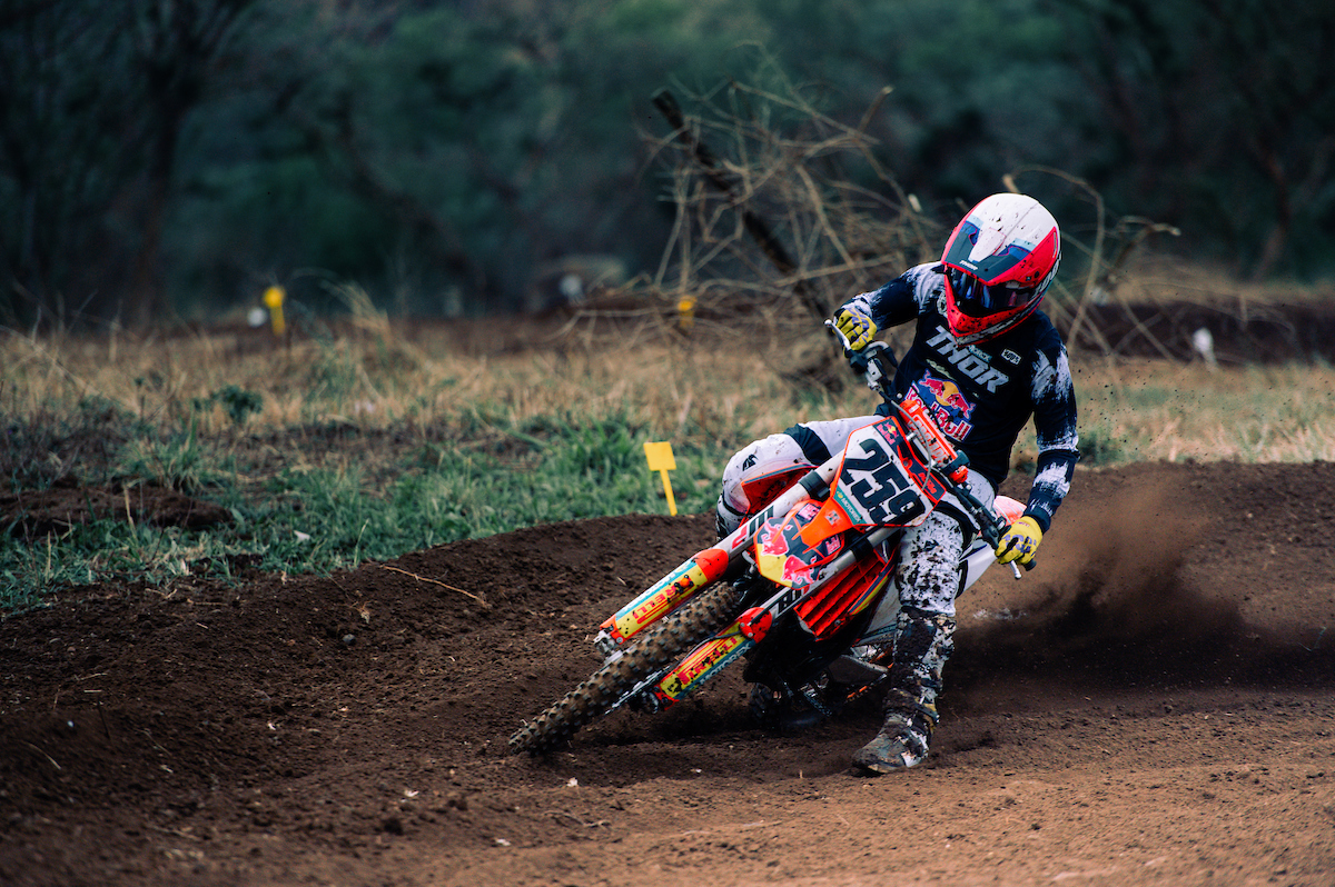 Jonathan Mlimi storms to victory at Thunder Valley.