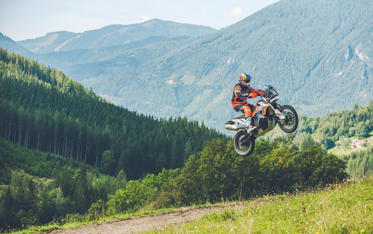 KTM 890 ADVENTURE R RALLY_Action Toby Price