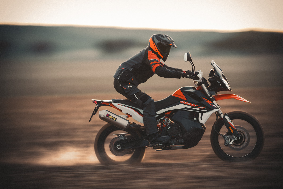 Ktm adventure deals 890 2021