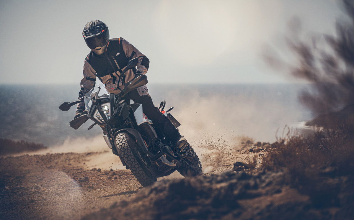 338685_KTM_390_ADVENTURE Action _21_.jpg