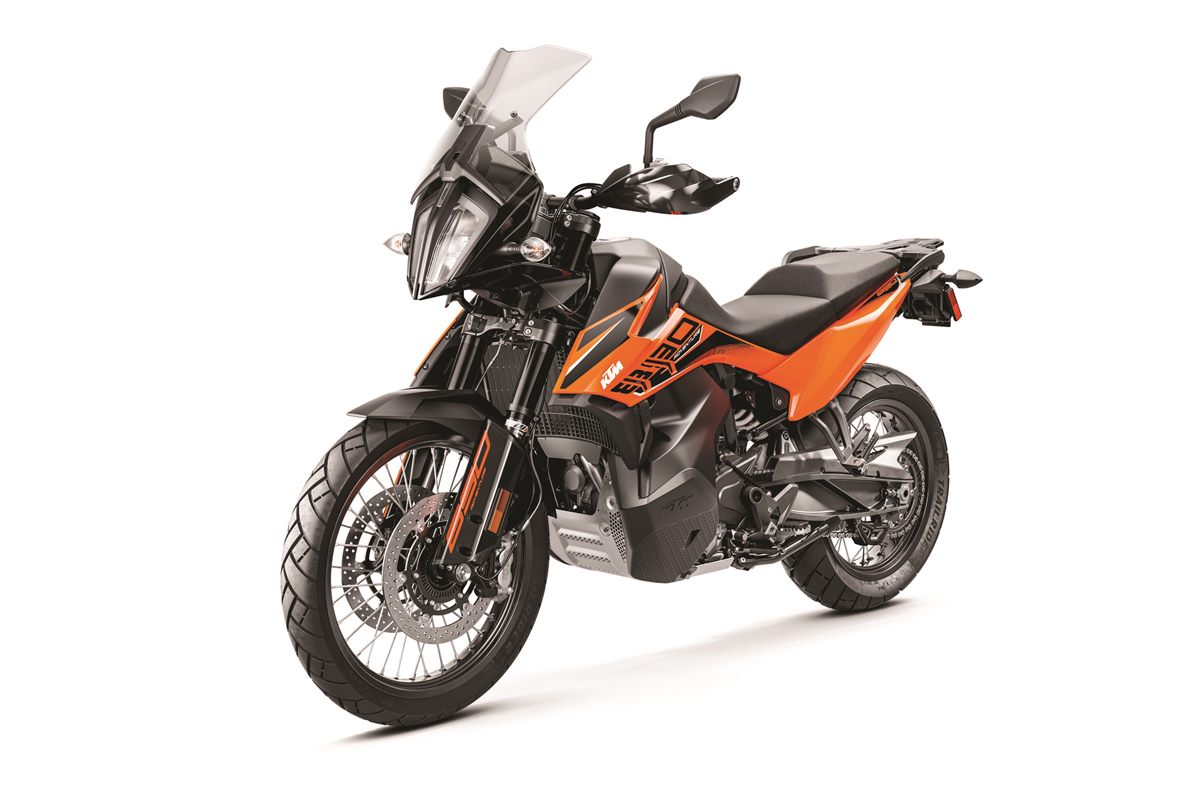 361133_890 Adventure ORANGE US MY21 Front-Left