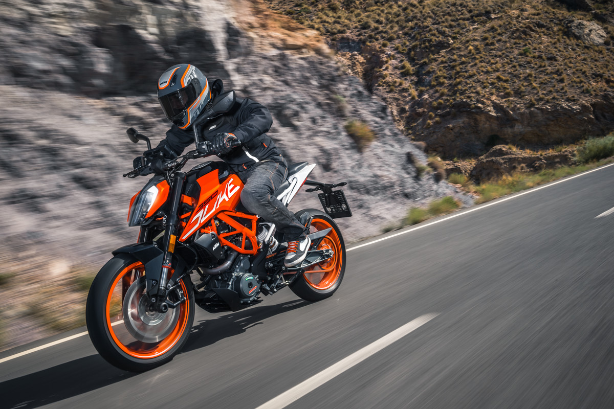 150673_KTM 390 DUKE MY 2017.jpg
