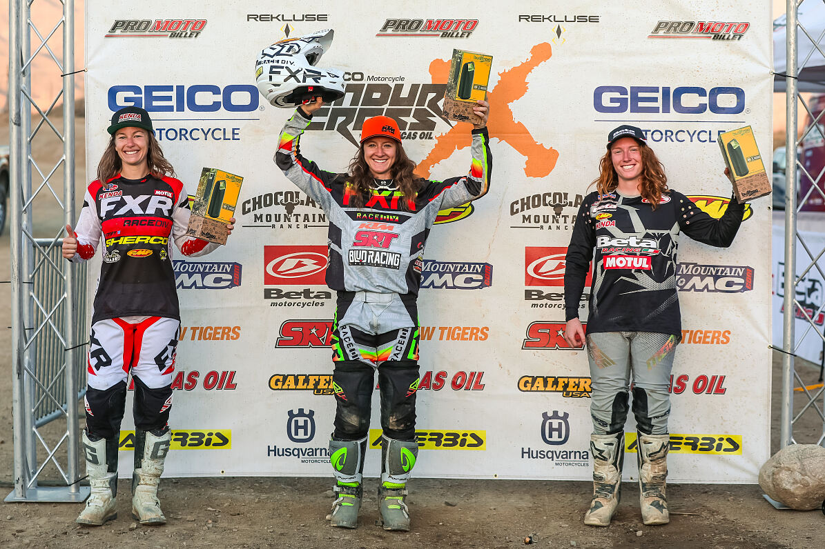WOMEN PODIUM
