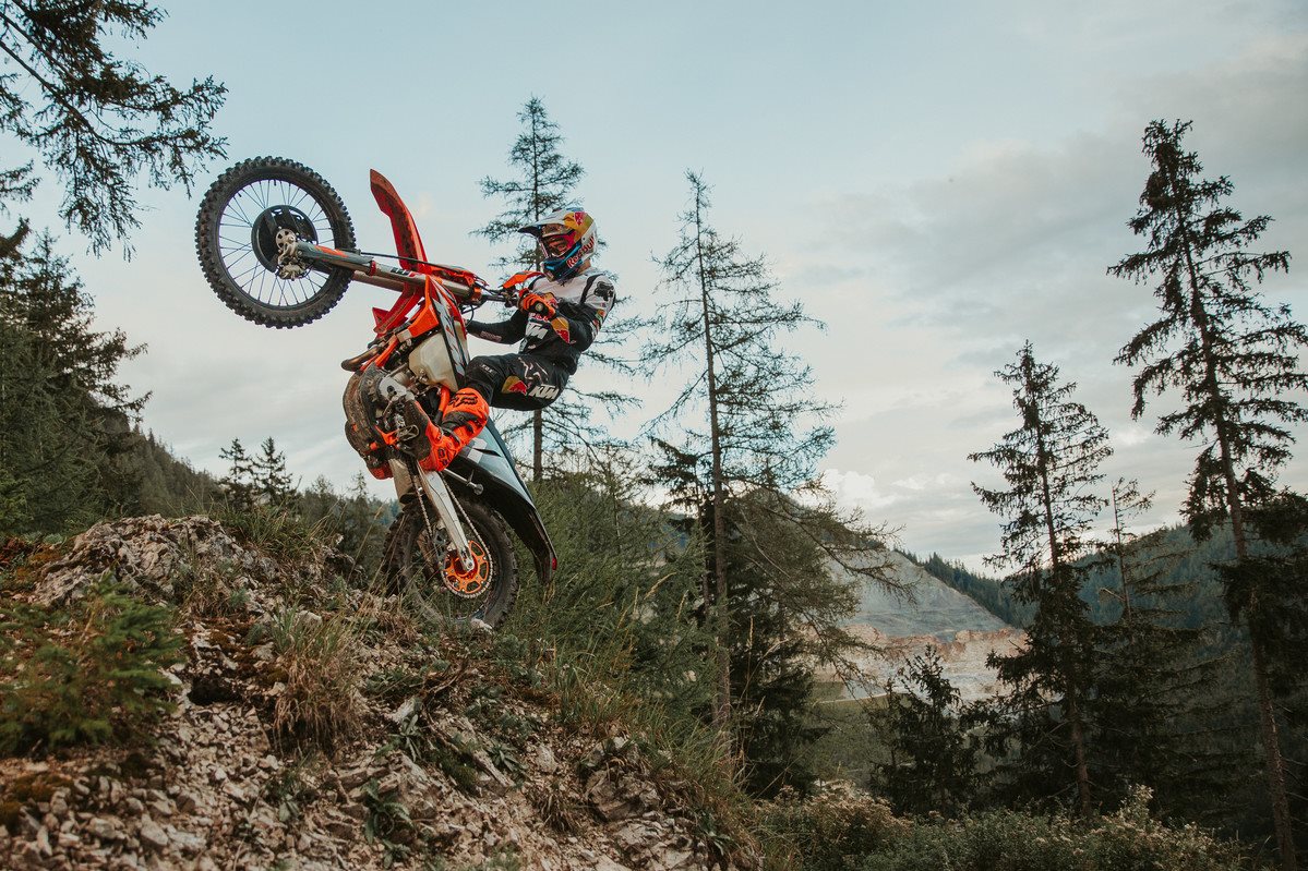 360532_MY21 KTM 350 EXC-F WESS_ Action_ Manuel Lettenbichler