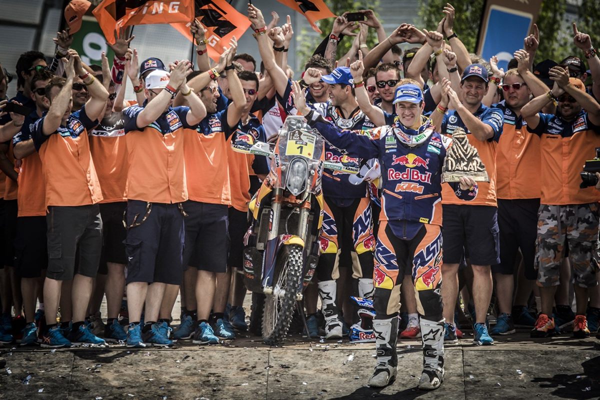 Marc Coma_podium_Dakar 2015