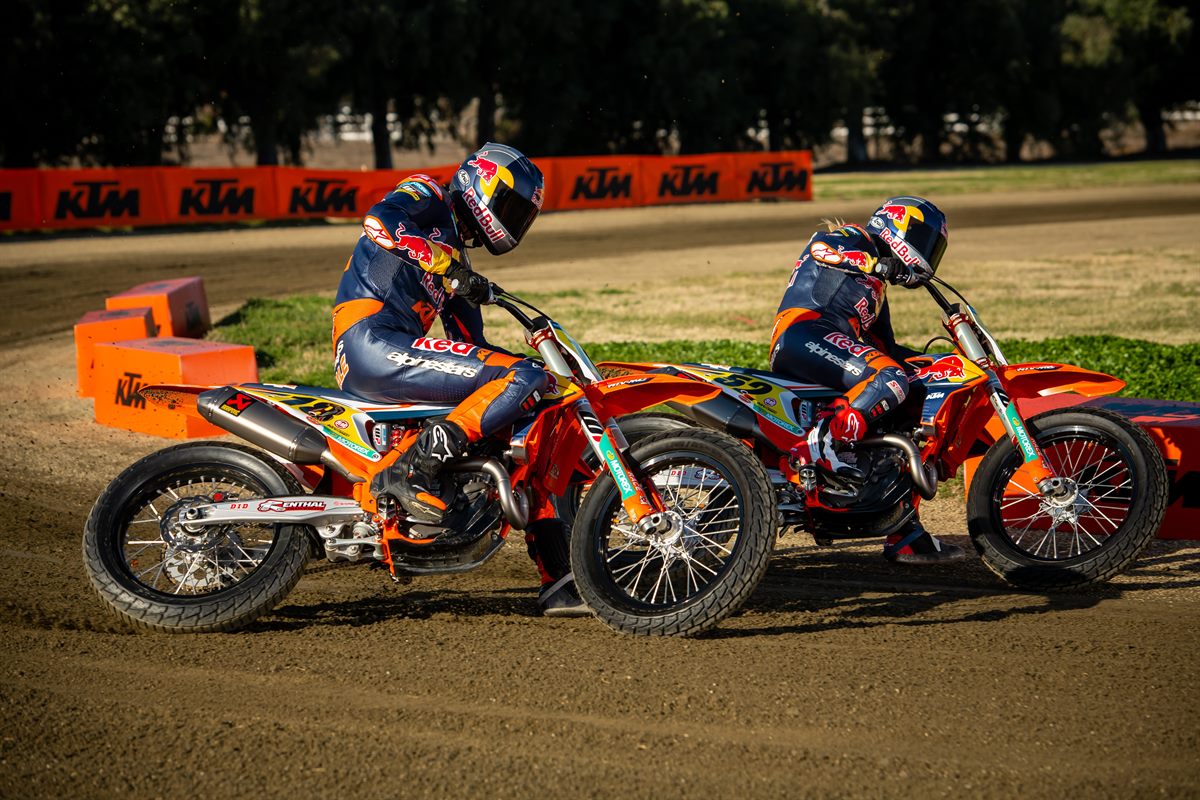 RED BULL KTM TEAM SHOOT_ACTION