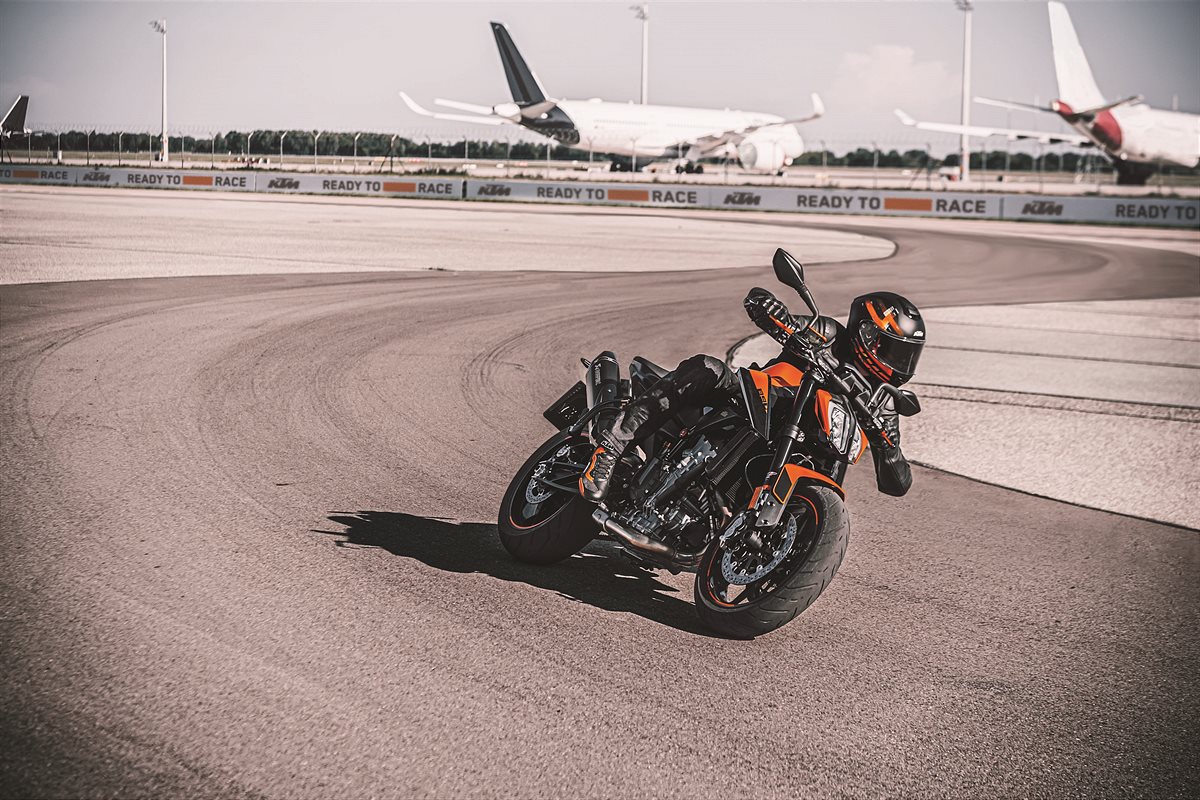 KTM 890 DUKE TOUR