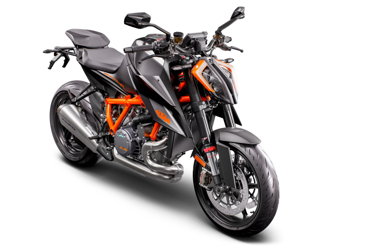 365272_MY21_ KTM 1290 SUPER DUKE R_ Black