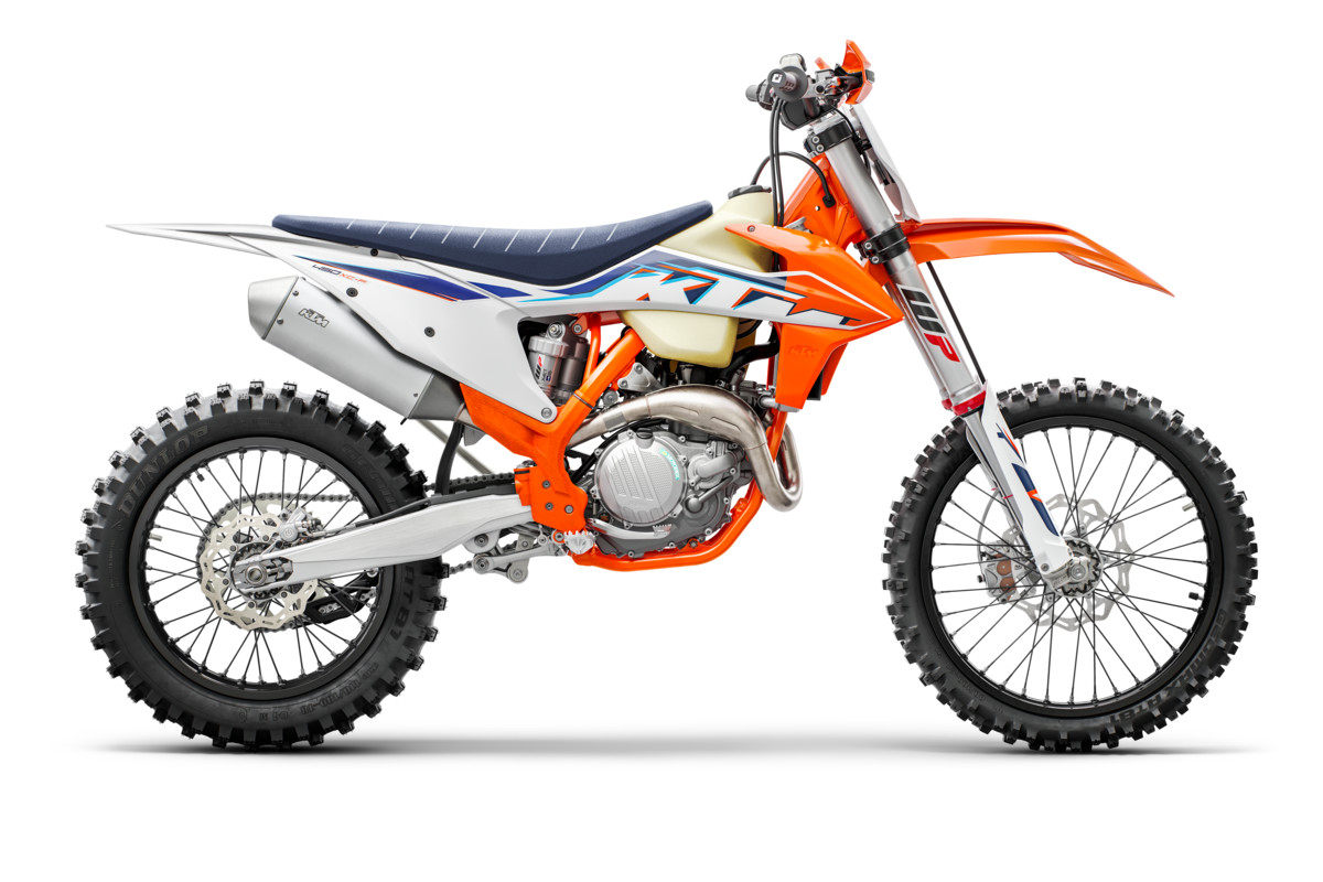 377795_450 XC-F MY22 90-Right