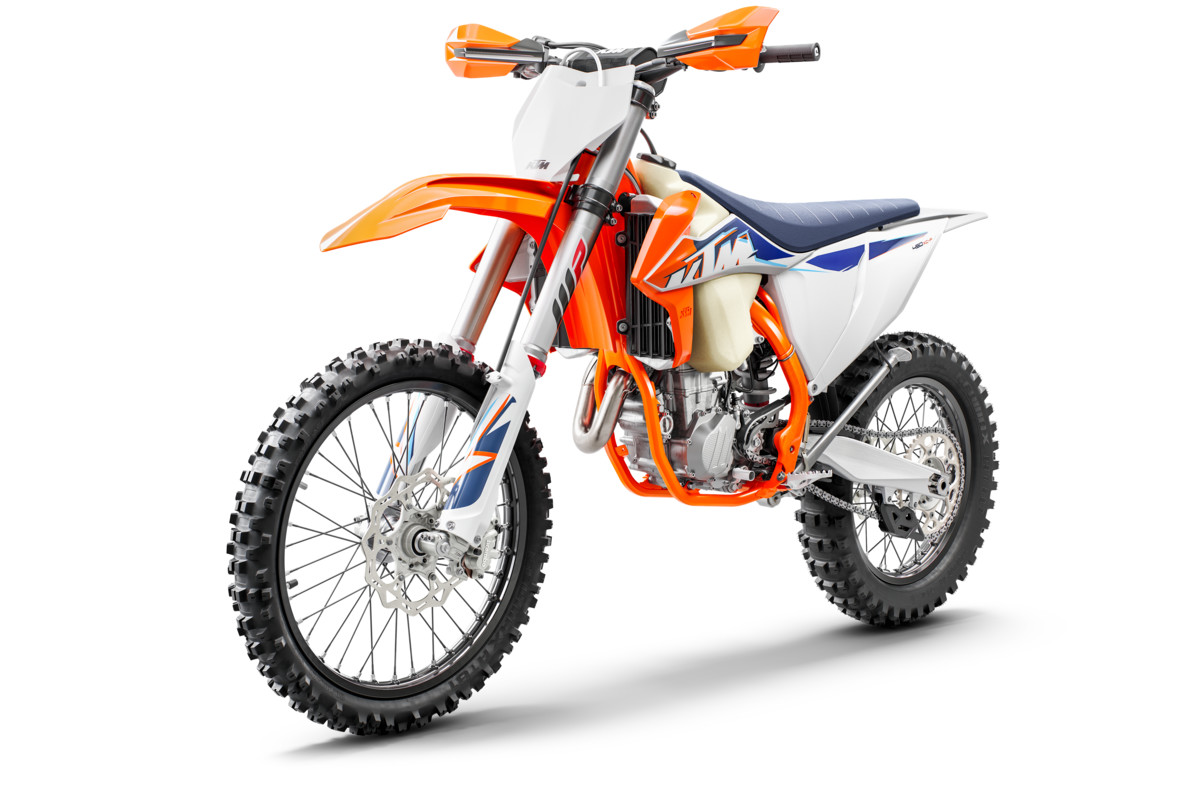 377796_450 XC-F MY22 Font-Left