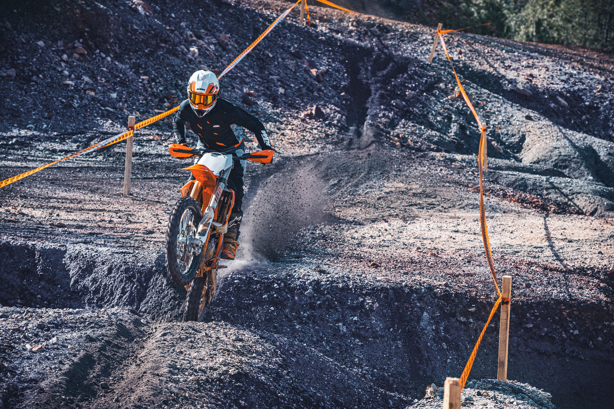 383699_MY22 KTM 450_350 XC-F _ NA Approved - Cat B