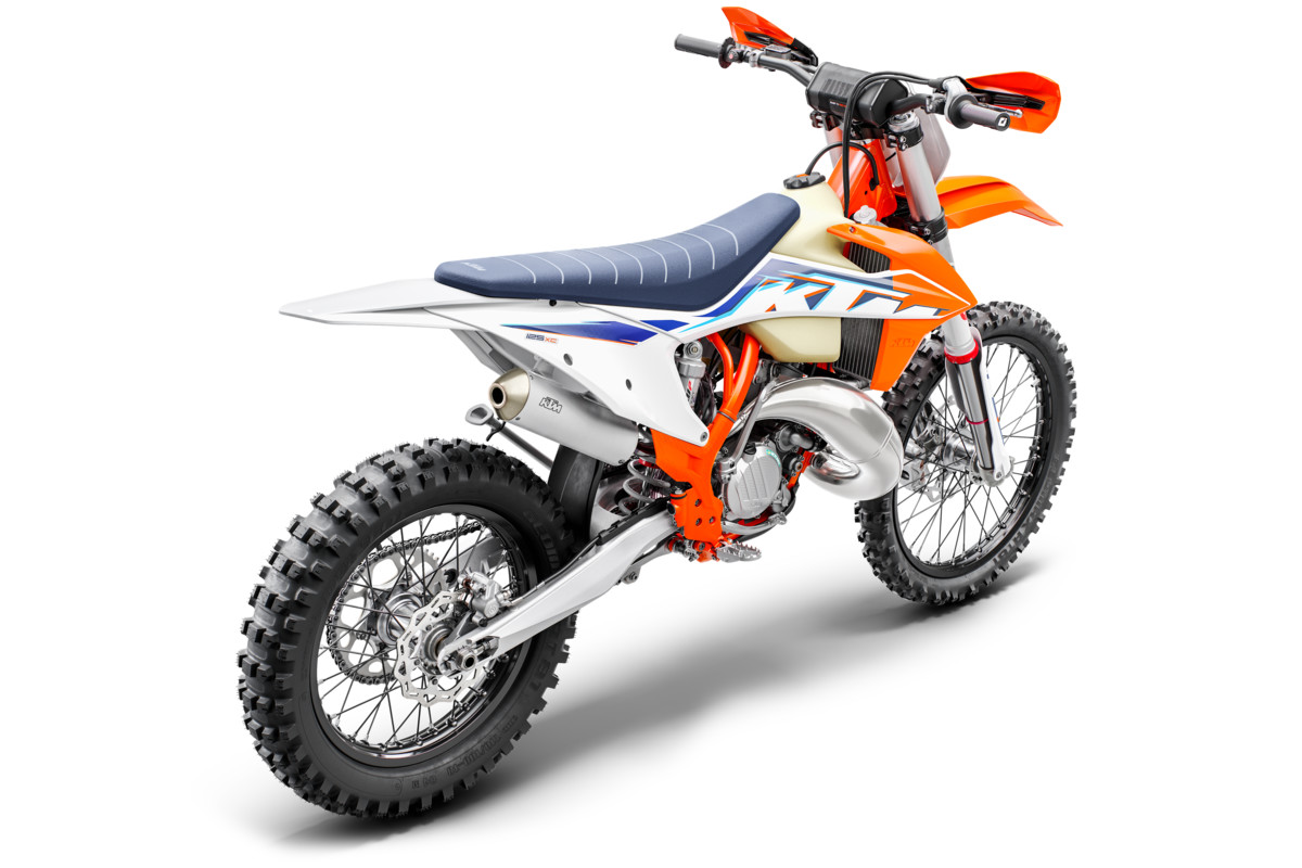 377782_125 XC MY22 Rear-Right