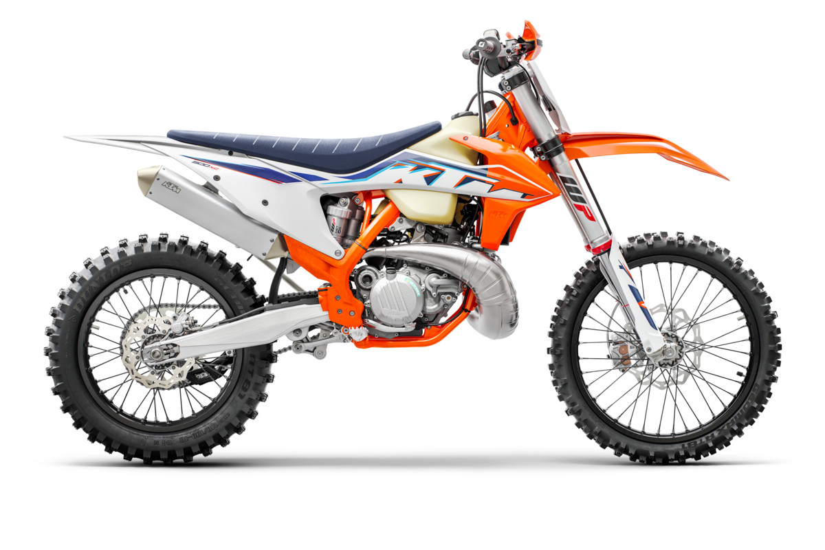 DROP THE GATE: THE NEW 2022 KTM MOTOCROSS AND CROSS-COUNTRY RANGE HITS  DEALER FLOORS THIS SPRING - Canada - KTM PRESS CENTER