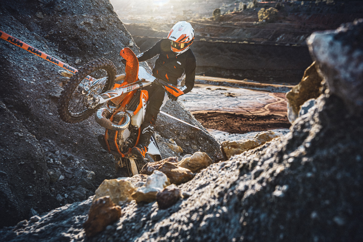 381247_MY22 KTM 300 XC TPI _ US - Cat B