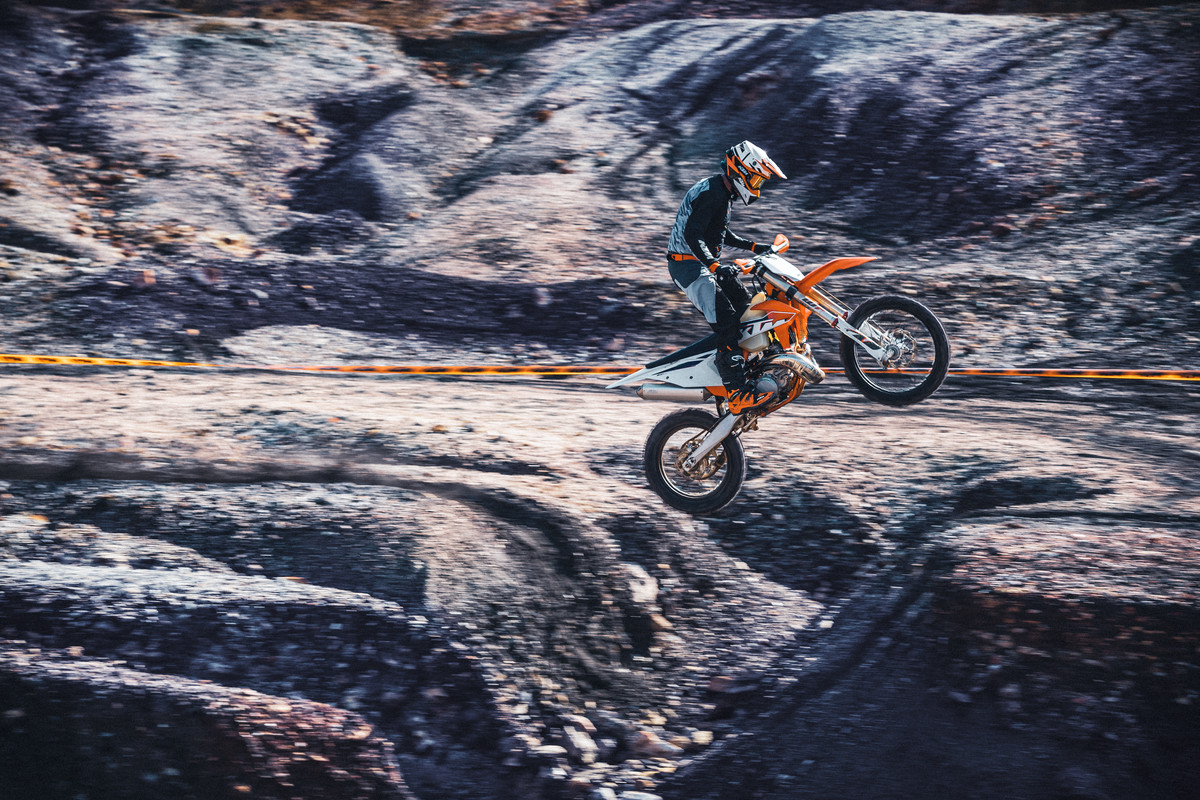 383697_MY22 KTM 300 XC TPI _ NA Approved - Cat B