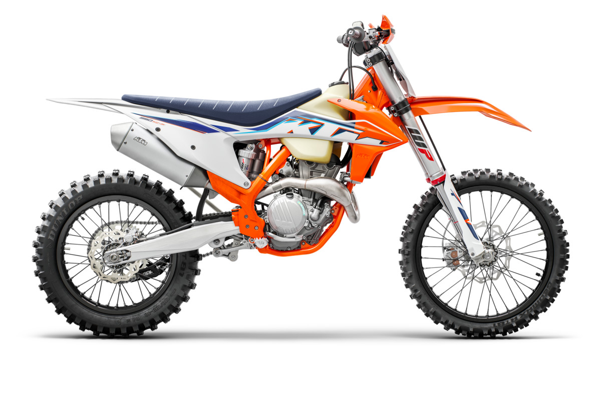 377792_350 XC-F MY22 90-Right