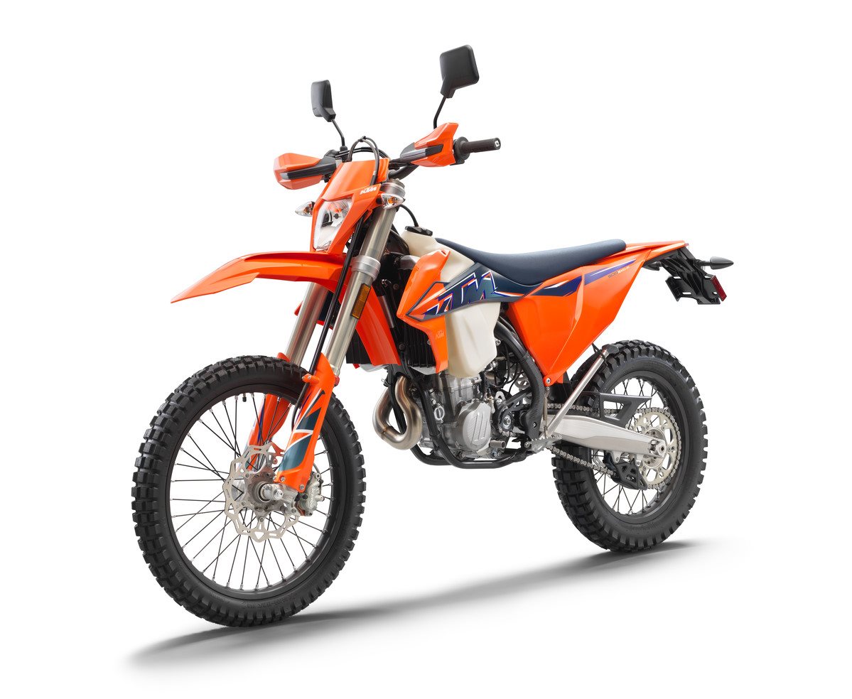 375344_500 EXC-F Street Legal front left USA_MY2022