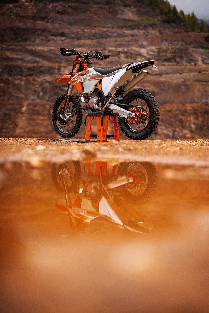 LIFT THE COVERS: THE 2022 KTM 300 EXC TPI ERZBERGRODEO IS THE MOST
