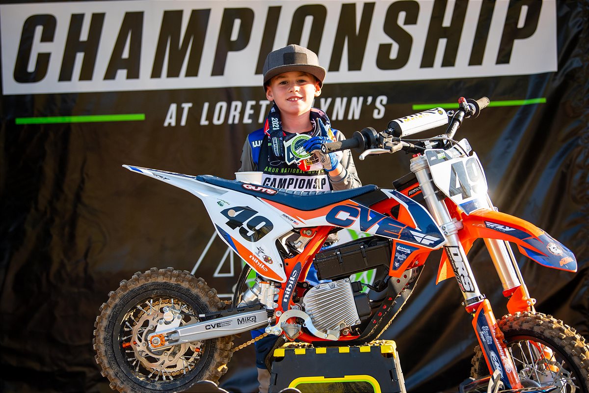 TALON HINSON - MINI E JR CHAMP 