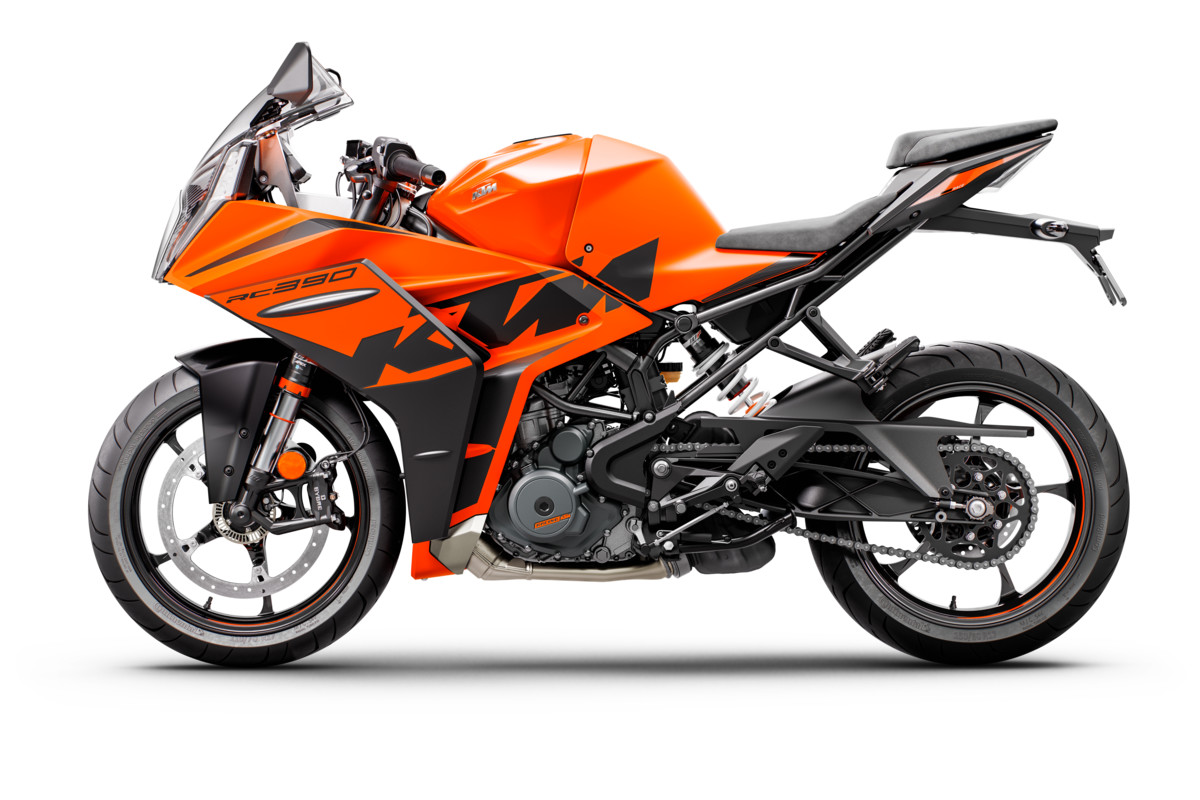 2022 KTM RC 390 STUDIO 006