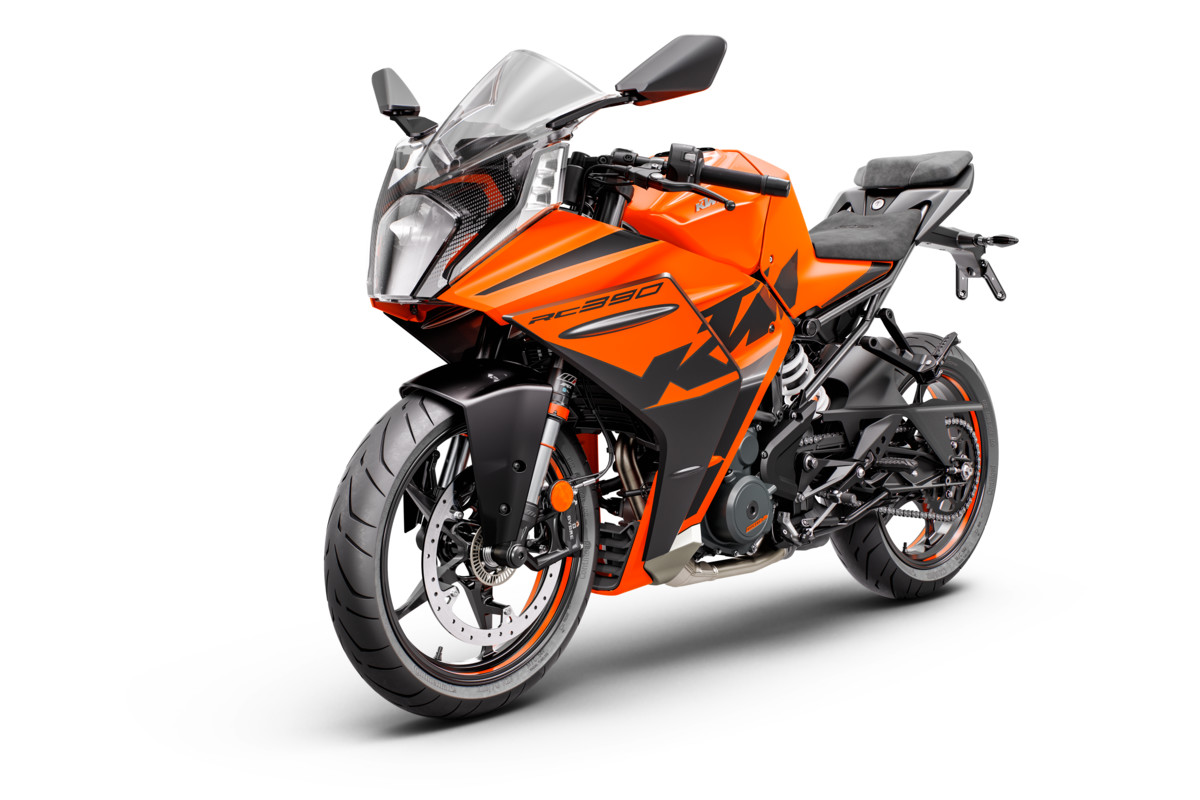 2022 KTM RC 390 STUDIO 005
