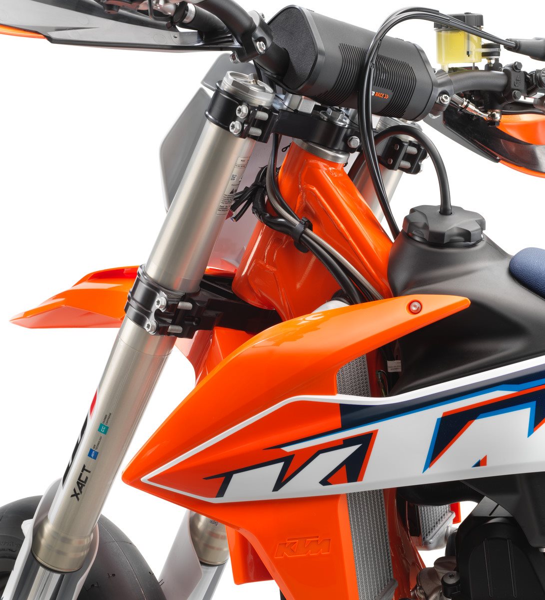 388048_450 SMR Fork left_MY2022