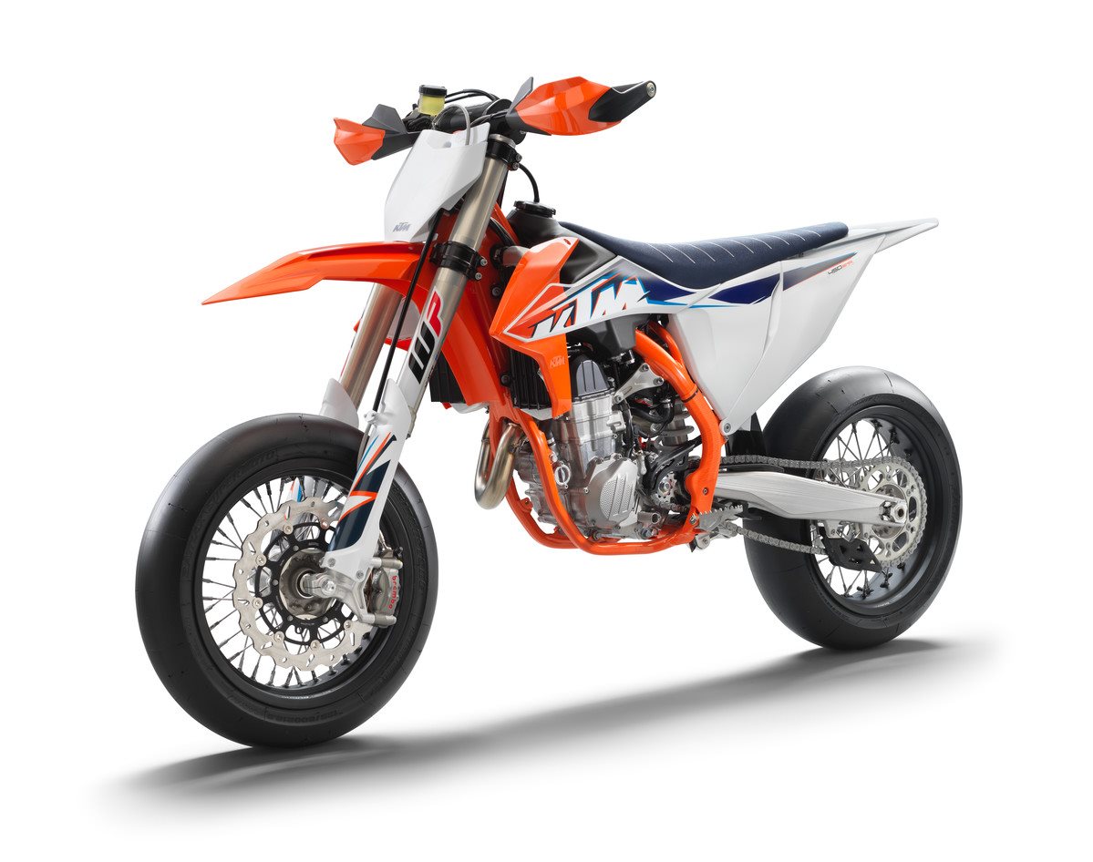 388052_450 SMR front le_MY2022