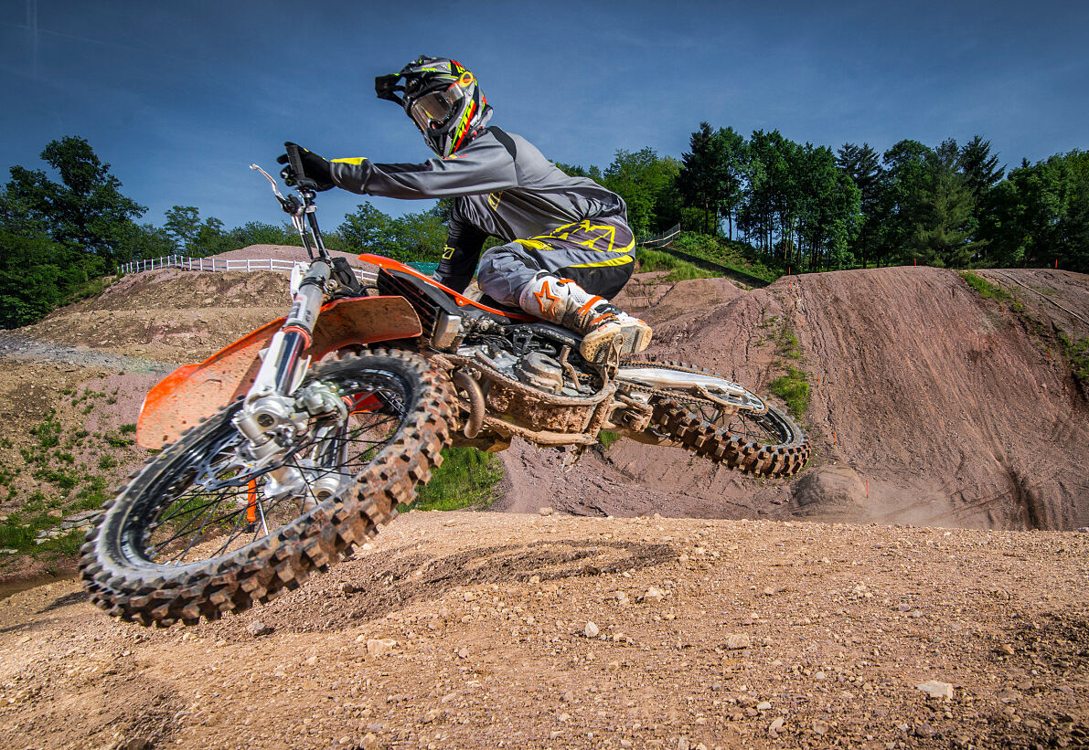 450 SX-F MY2016 - Action