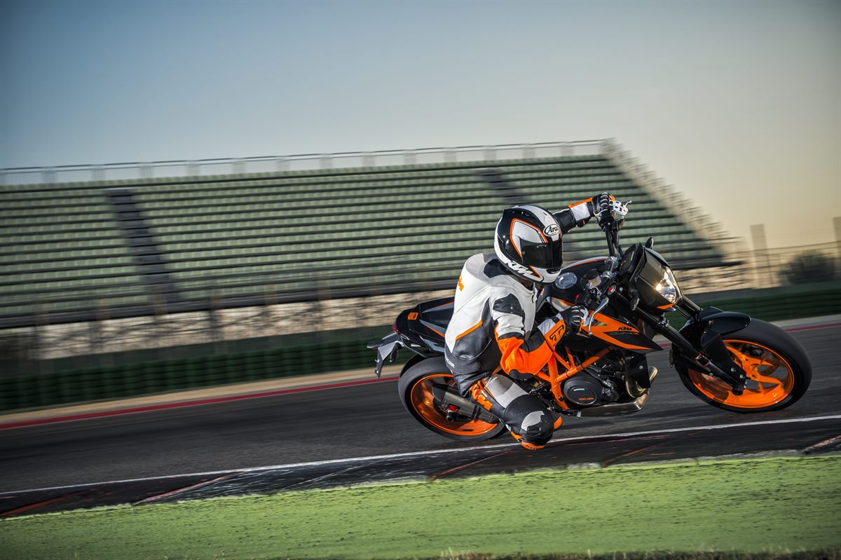 690 Duke R_Action_4