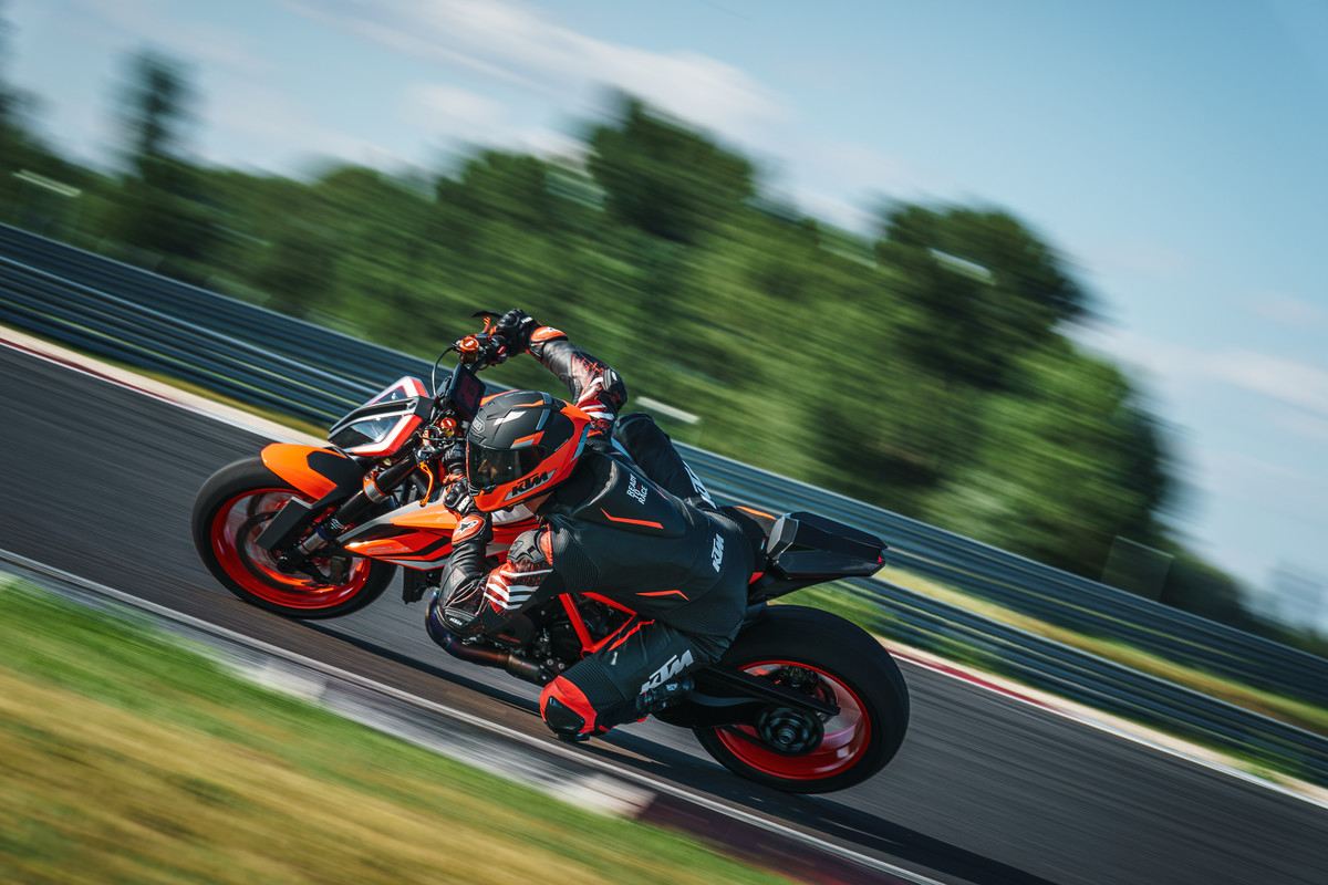 411664_MY22 KTM 1290 SUPER DUKE R EVO - Cat B