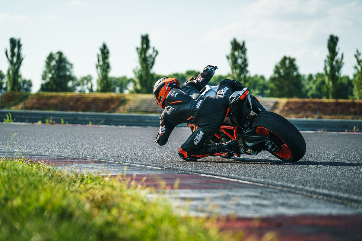 411665_MY22 KTM 1290 SUPER DUKE R EVO - Cat B