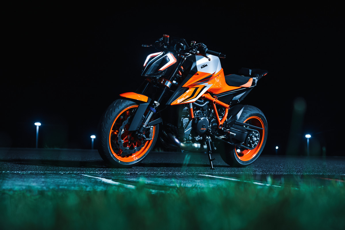 411717_MY22 KTM 1290 SUPER DUKE R EVO - Cat B
