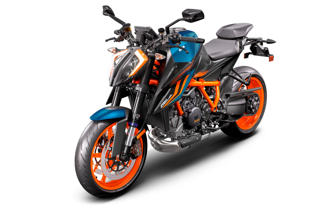 415769_MY22 KTM 1290 SUPER DUKE R EVO - US _45_ left front_