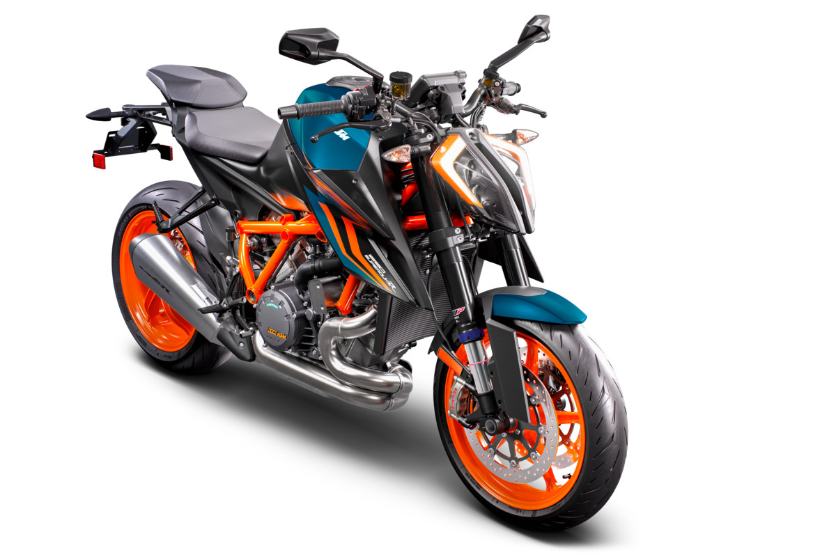 415770_MY22 KTM 1290 SUPER DUKE R EVO - US _45_ right front_