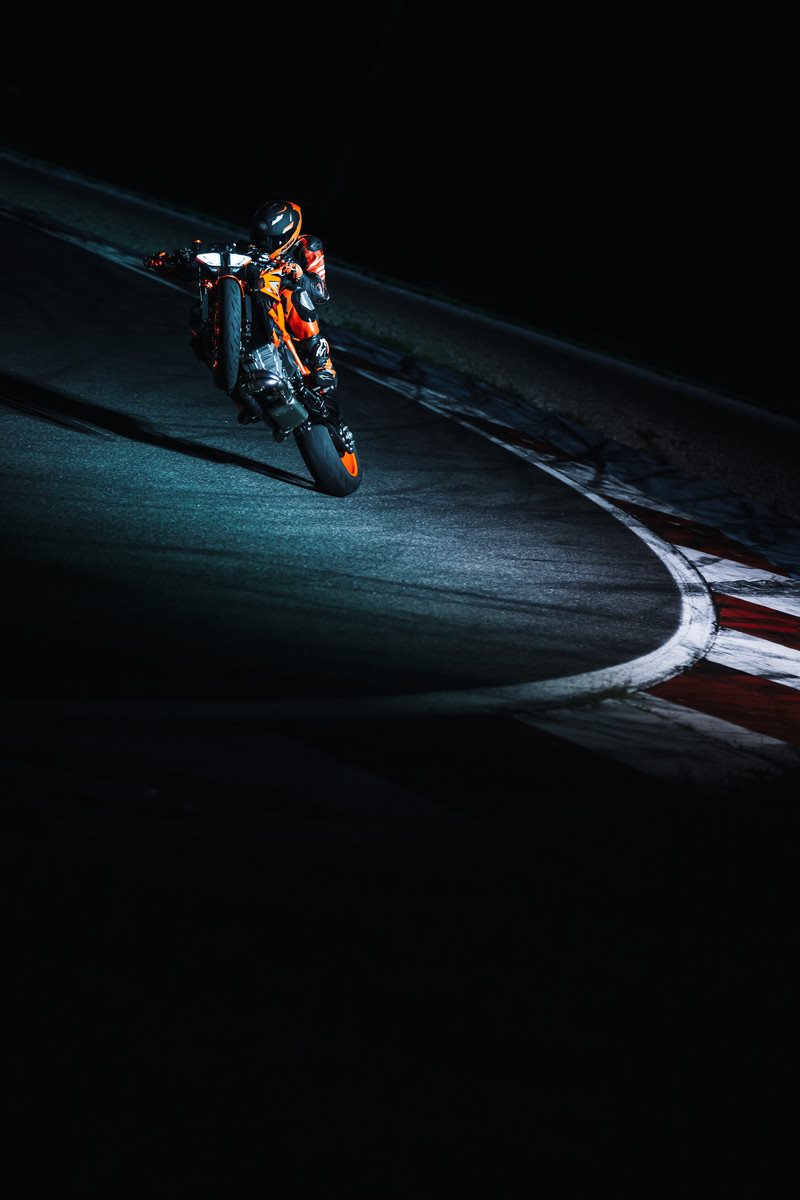 411711_MY22 KTM 1290 SUPER DUKE R EVO - Cat B