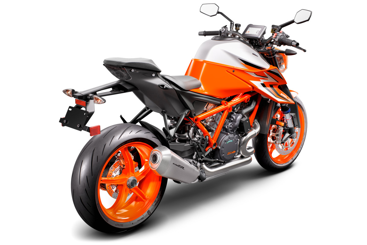 415785_MY22 KTM 1290 SUPER DUKE R EVO - US _45_ right rear_