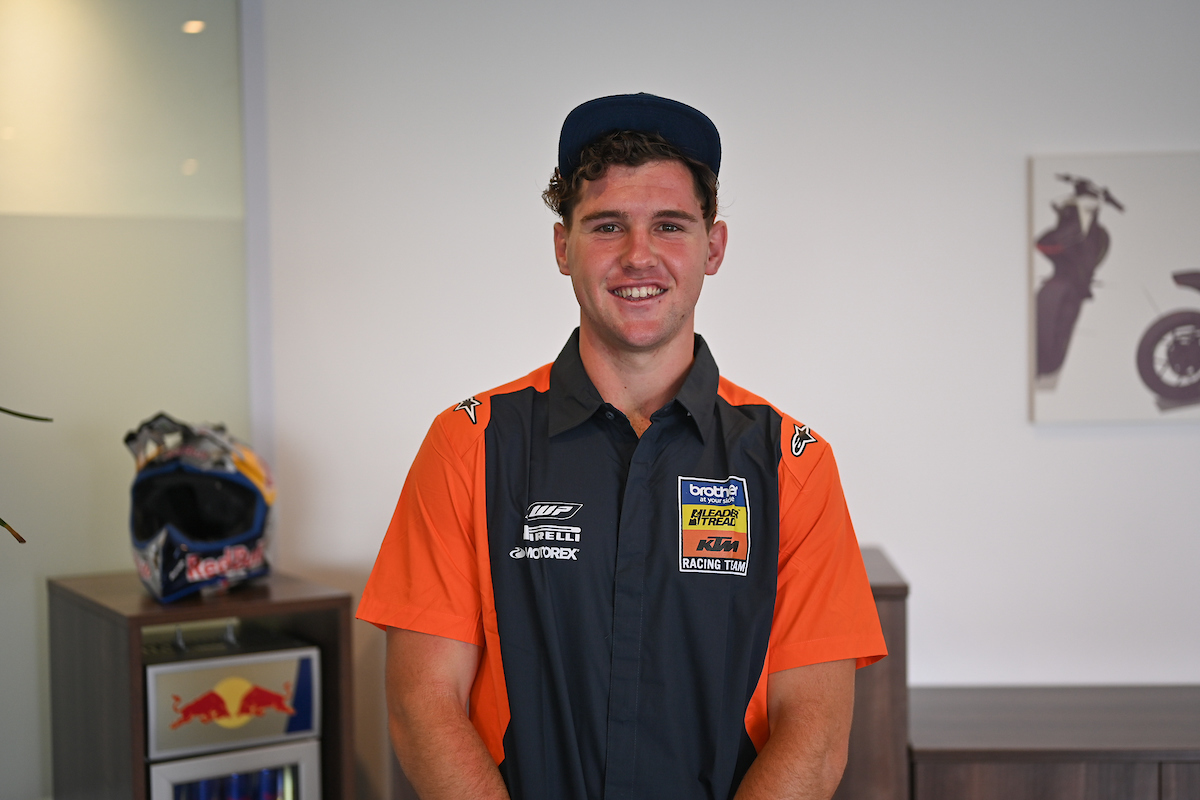 Scott Heygate signs with Brother Leader Tread KTM.