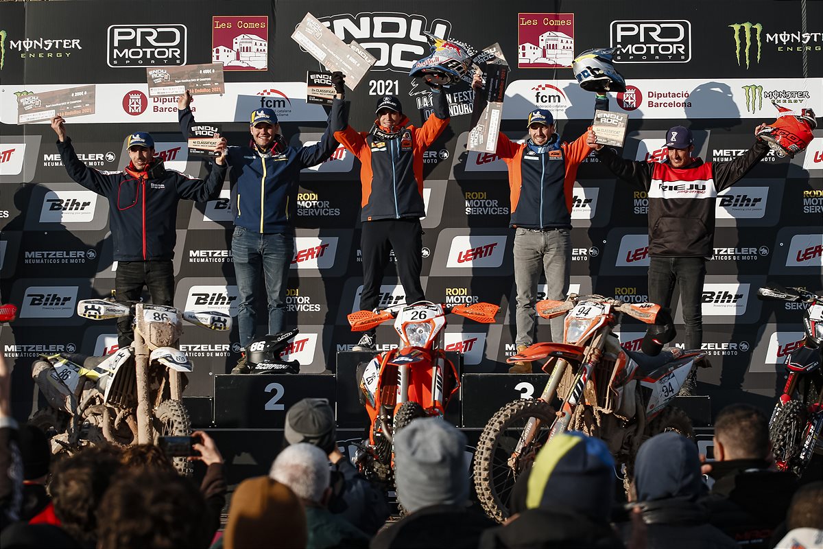 podium_scratch_211128_Enduroc_0864